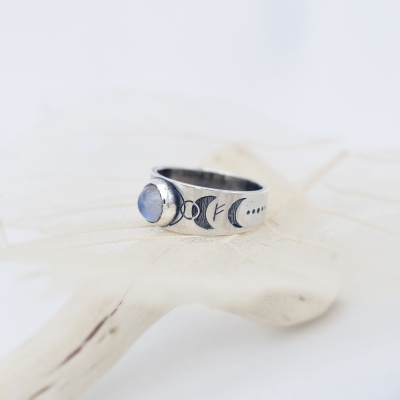 Księżycowy Pierścionek z Runami